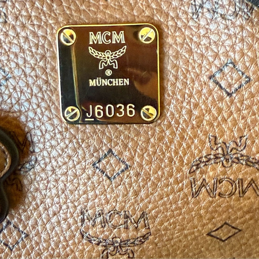 💎AUTHENTIC MCM SMALL CHOCO TOTE BAG EXCELLENT CONDITION 💎 - Picture 3 of 14